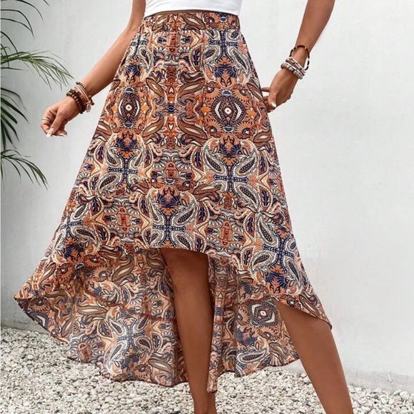 Dresses & Skirts - Women’s High Low Paisley Print High Waisted Pull-on Skirt Size XS